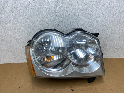 2005-2007 Jeep Grand Cherokee Right Passenger RH Halogen Headlight AE3220 DW0