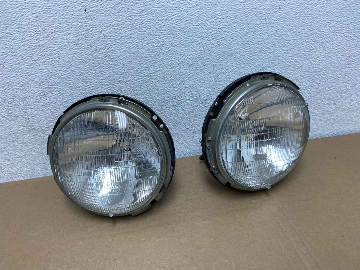 Alfa Romeo 105 Left+Right Set Side Halogen Headlight AC5572 DG0