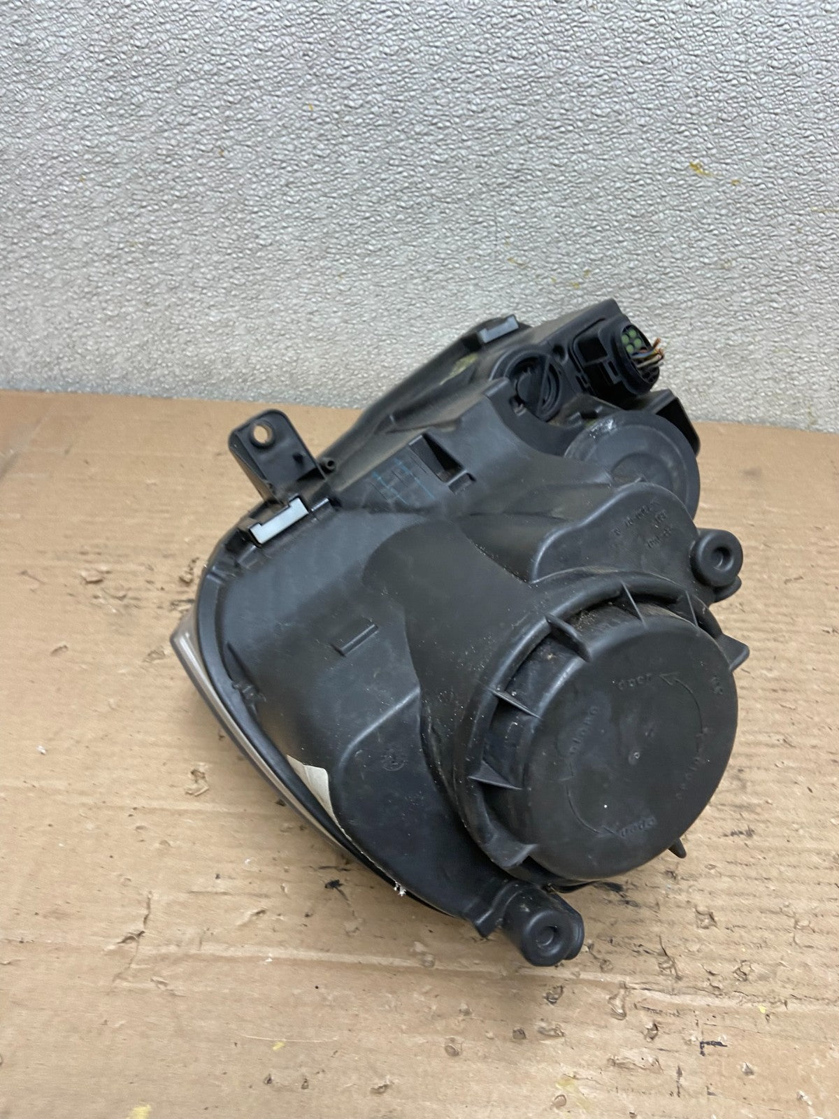 2005 - 2010 Volkswagen Jetta Right Passenger RH Side Headlight Halogen AA9532 DW6