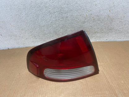 2000 2001 2002 2003 Nissan Sentra Left Driver Side Tail Light AI6822 LK0