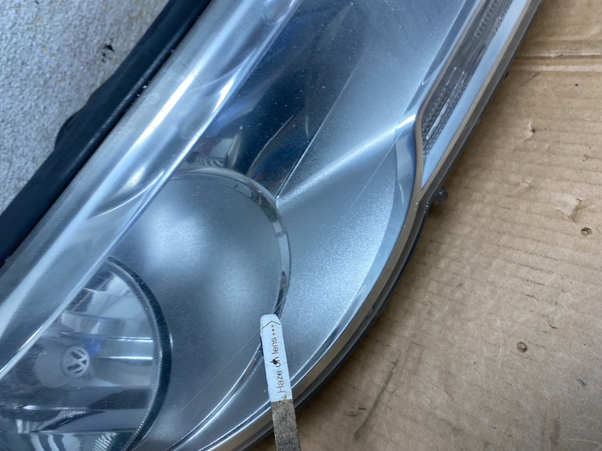 2009 to 2011 Volkswagen Tiguan Right Passenger Halogen Headlight AI3820 DW4