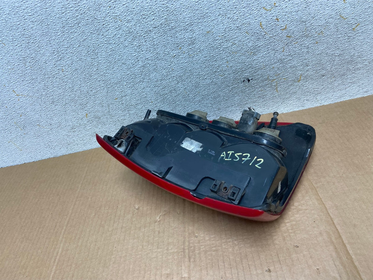 1999-2004 Jeep Grand Cherokee WJ Right Passenger Rh Tail Light AI5712 LK6