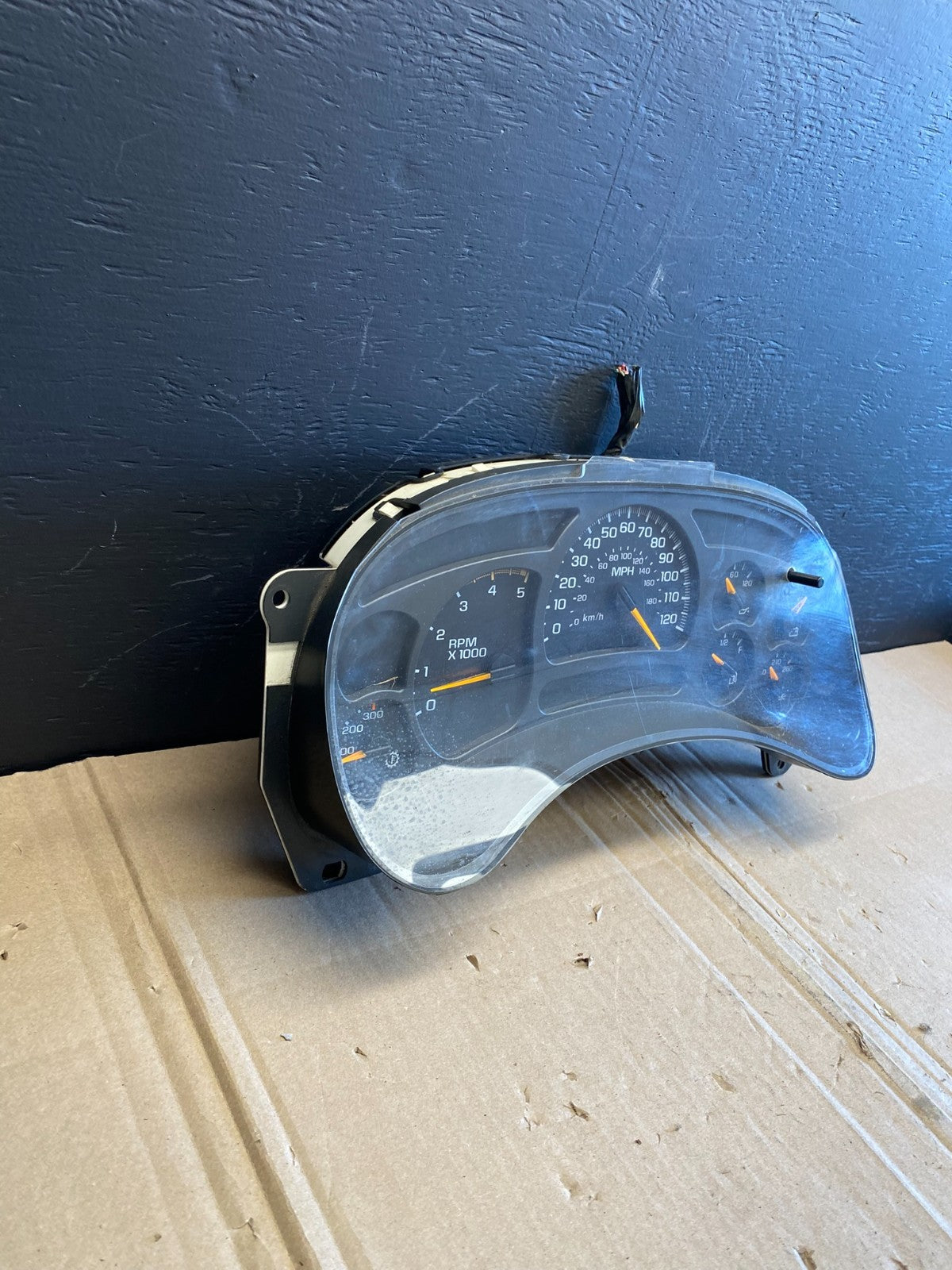 2002-2004 Silverado/Sierra/Yukon/Tahoe Speedometer Instrument Cluster AB8830 DG2