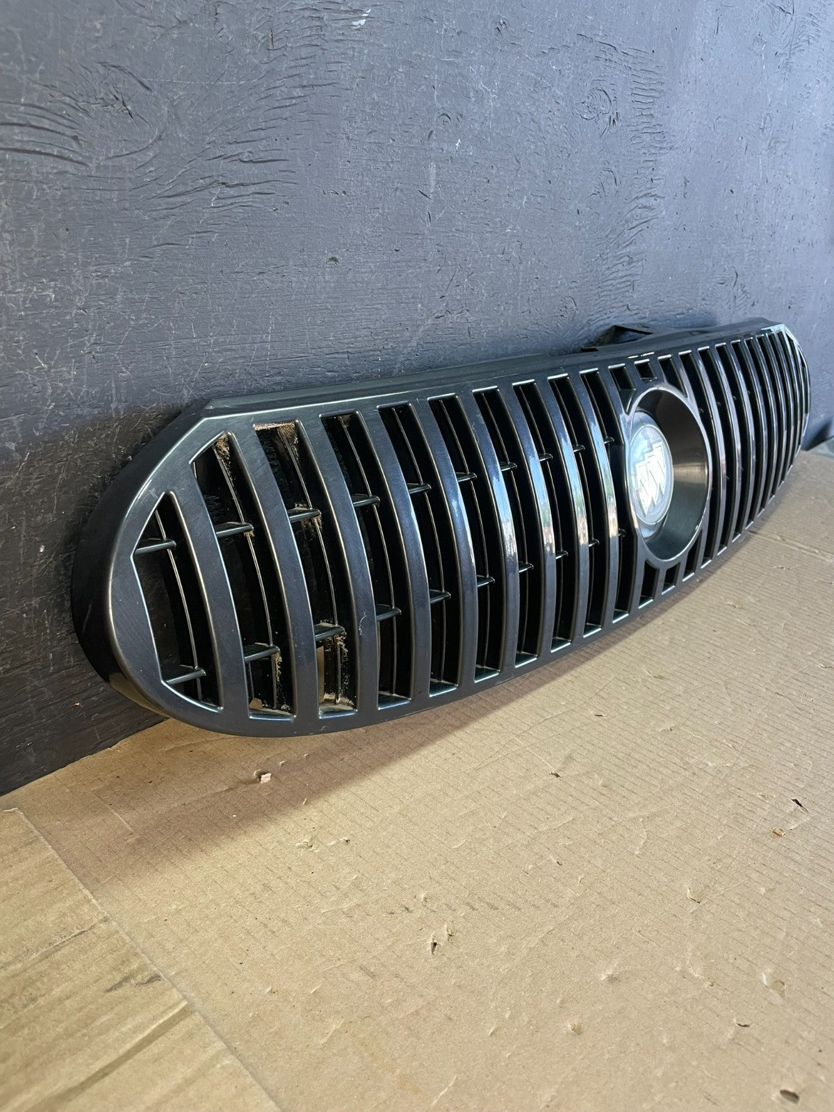 2002-2005 Buick Rendezvous Front Upper Grill Grille With Emblem AE3744 DG2