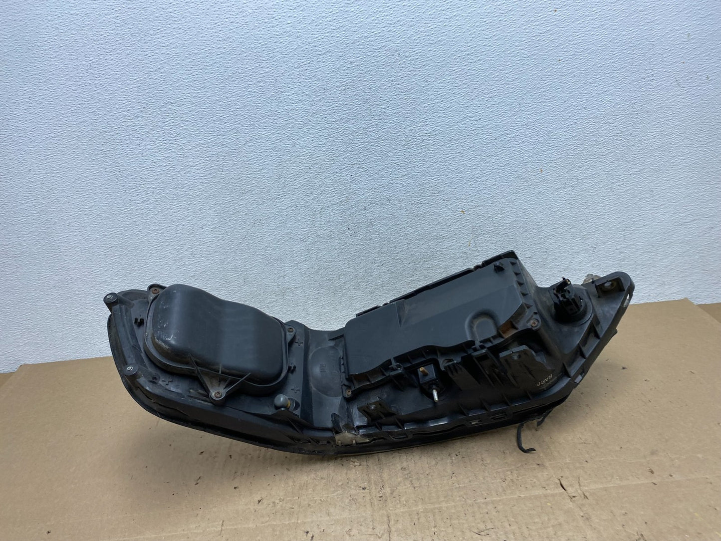 2005 to 2011 Lincoln Town Car Right Passenger Rh Side Headlight AE6606 DW6