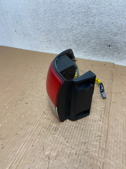2001 2002 2003 Toyota Sienna Left Driver Lh Side Tail Light AI6596 LK1