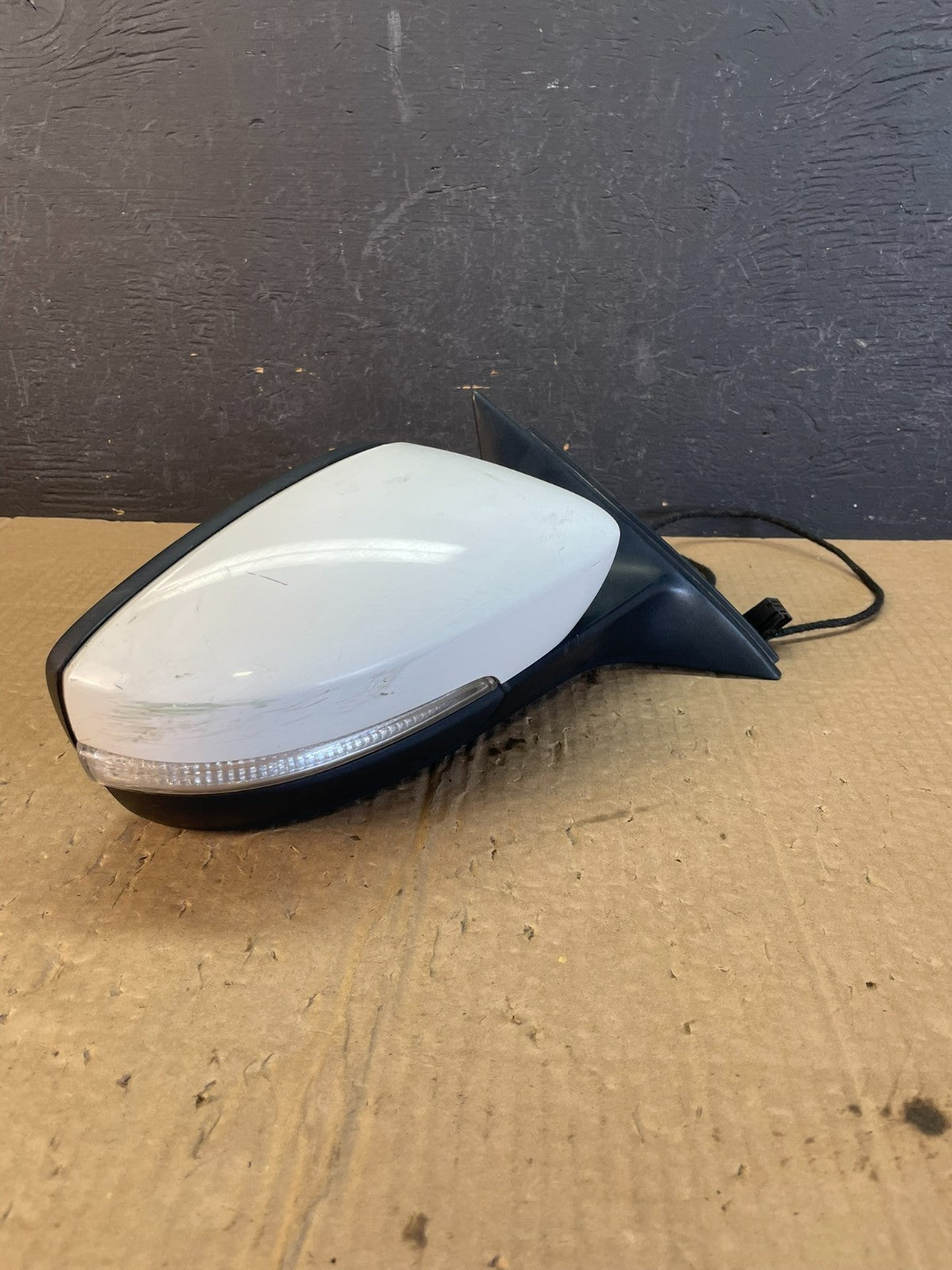 2012-2015 Volkswagen Passat Right Passenger Sgn Door View Mirror AC9910 DW1
