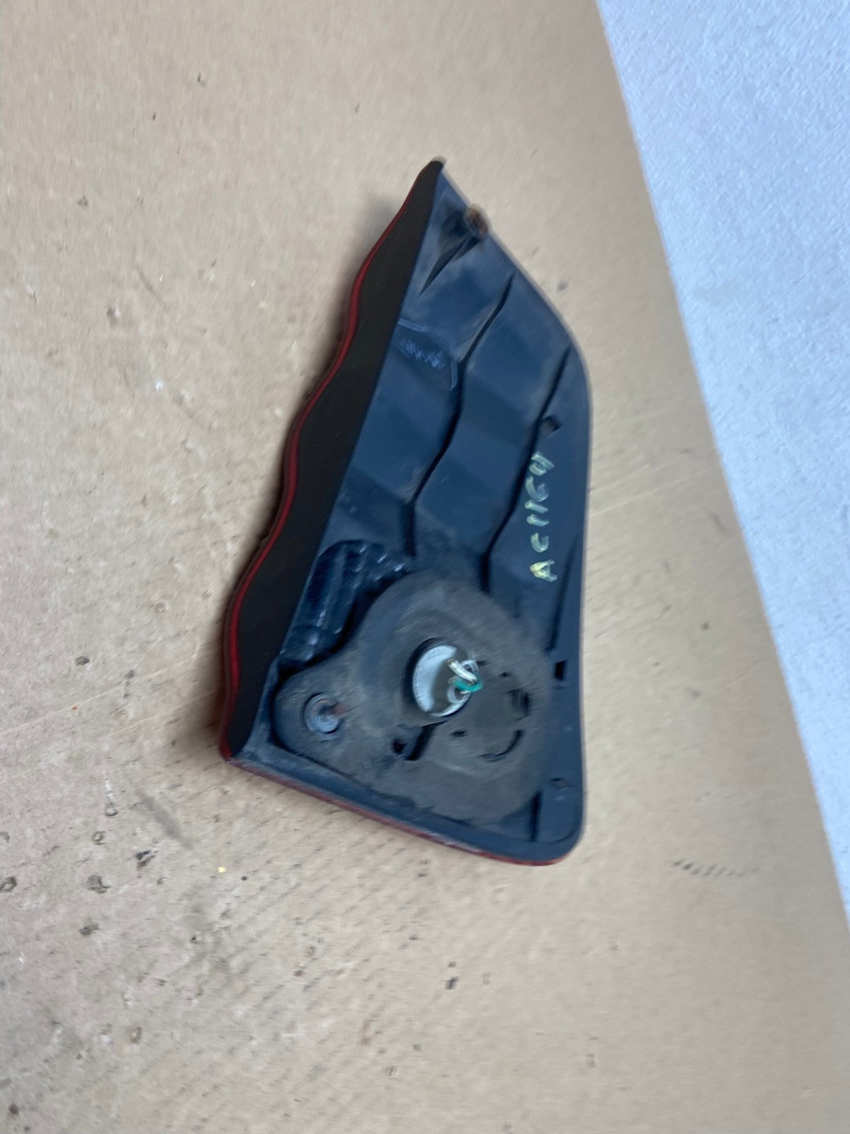 2001- 2004 Toyota Sequoia Driver Left Side Tail light Inner Oem AC1164 LK5