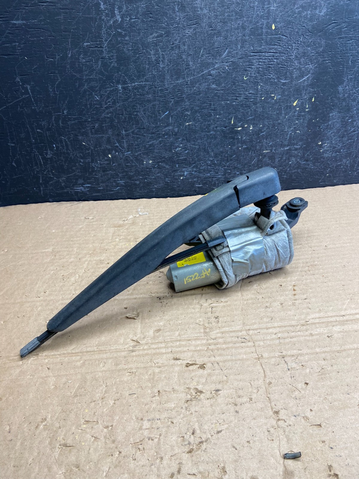 2011 to 2019 Ford Explorer Rear Windshield Wiper Motor AF2251 DW3