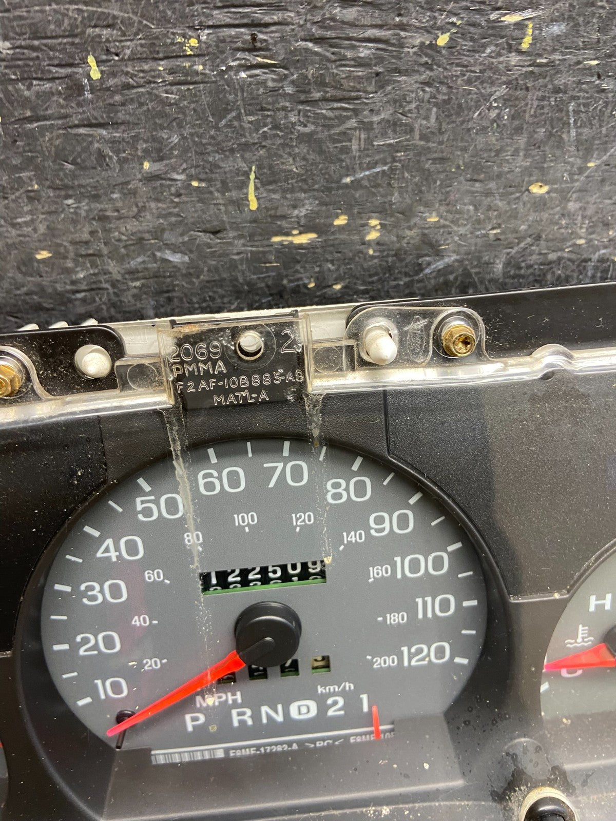 2003 to 2005 Mercury Grand Marquis Speedometer Instrustment Cluster AH3761 DG3