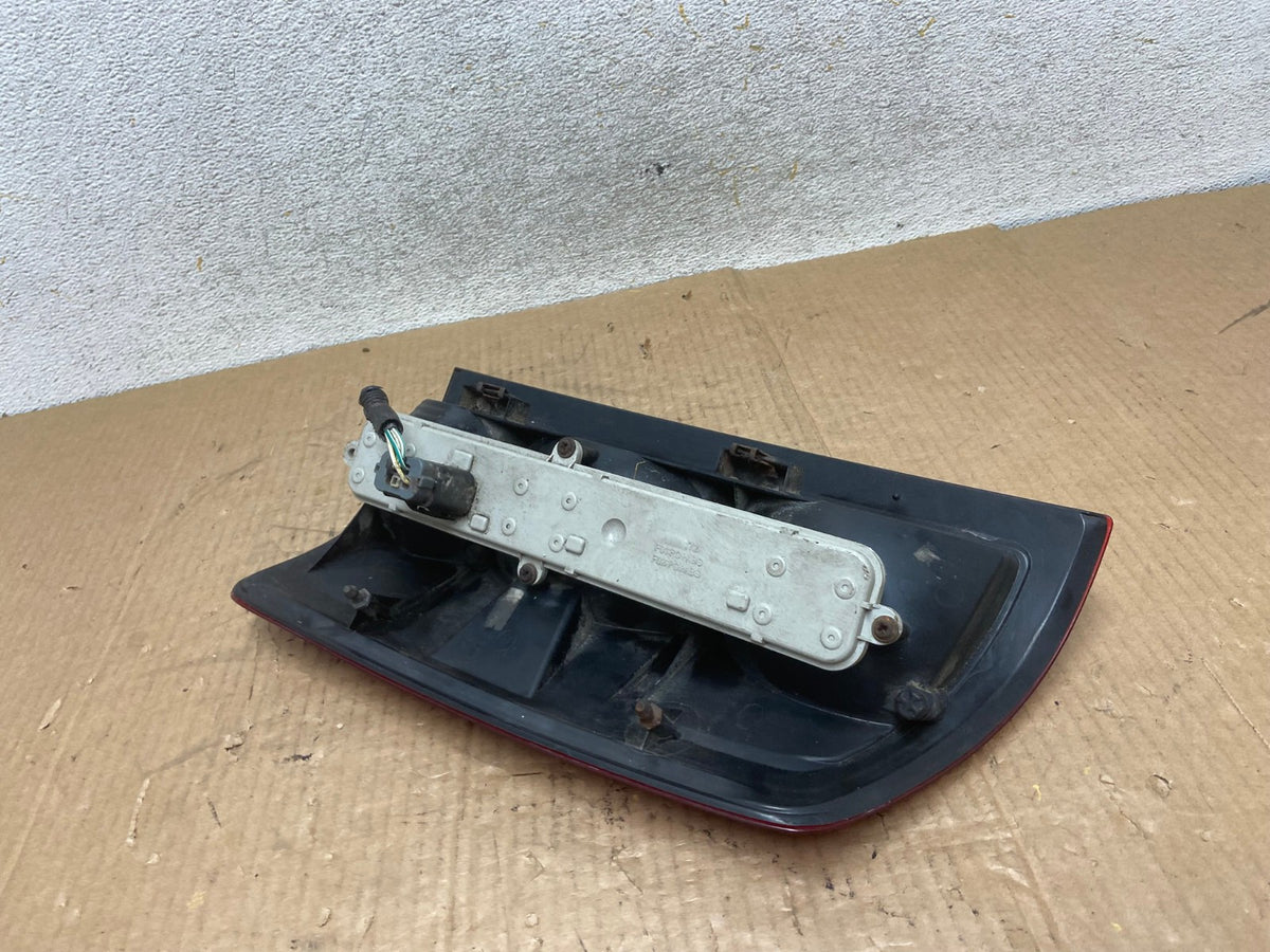2002 to 2006 Dodge Ram 1500 Left Driver side Tail Light AI6796 LK5