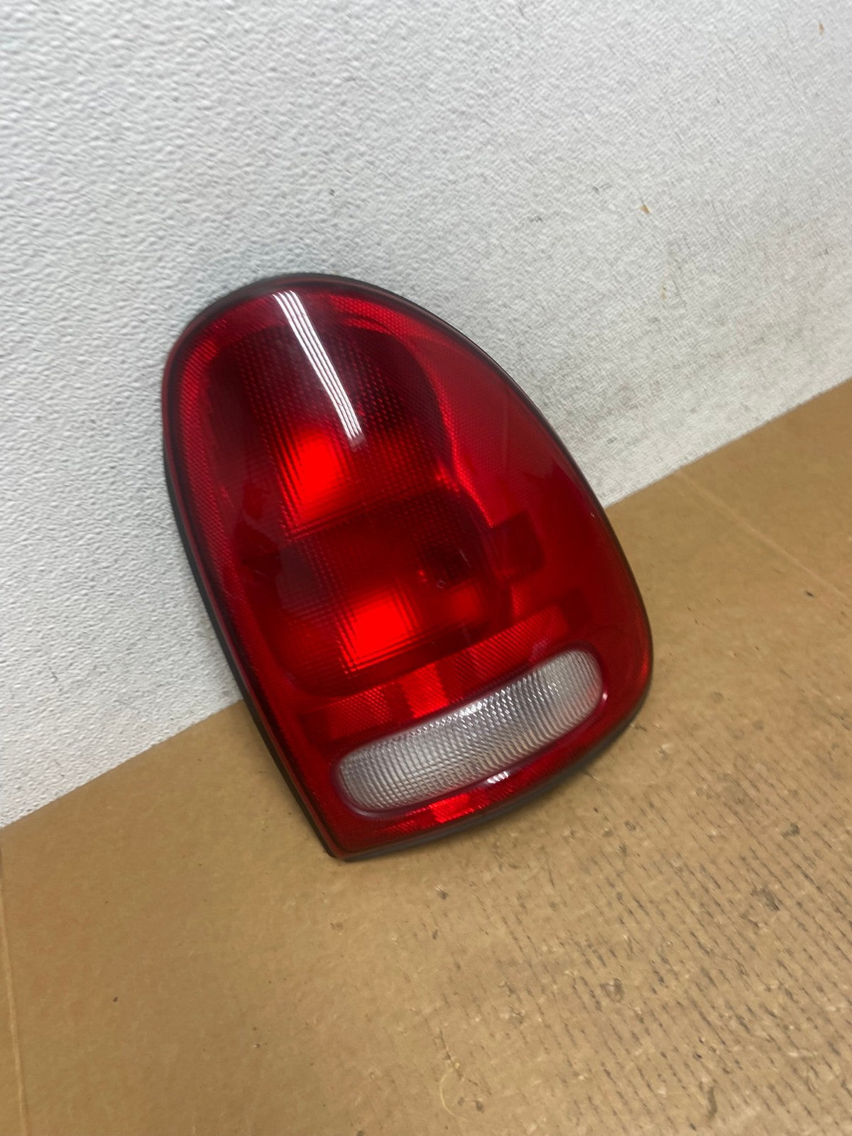 1998 to 2003 Dodge Durango Tail Light Right Passenger RH Side AE0543 LK2