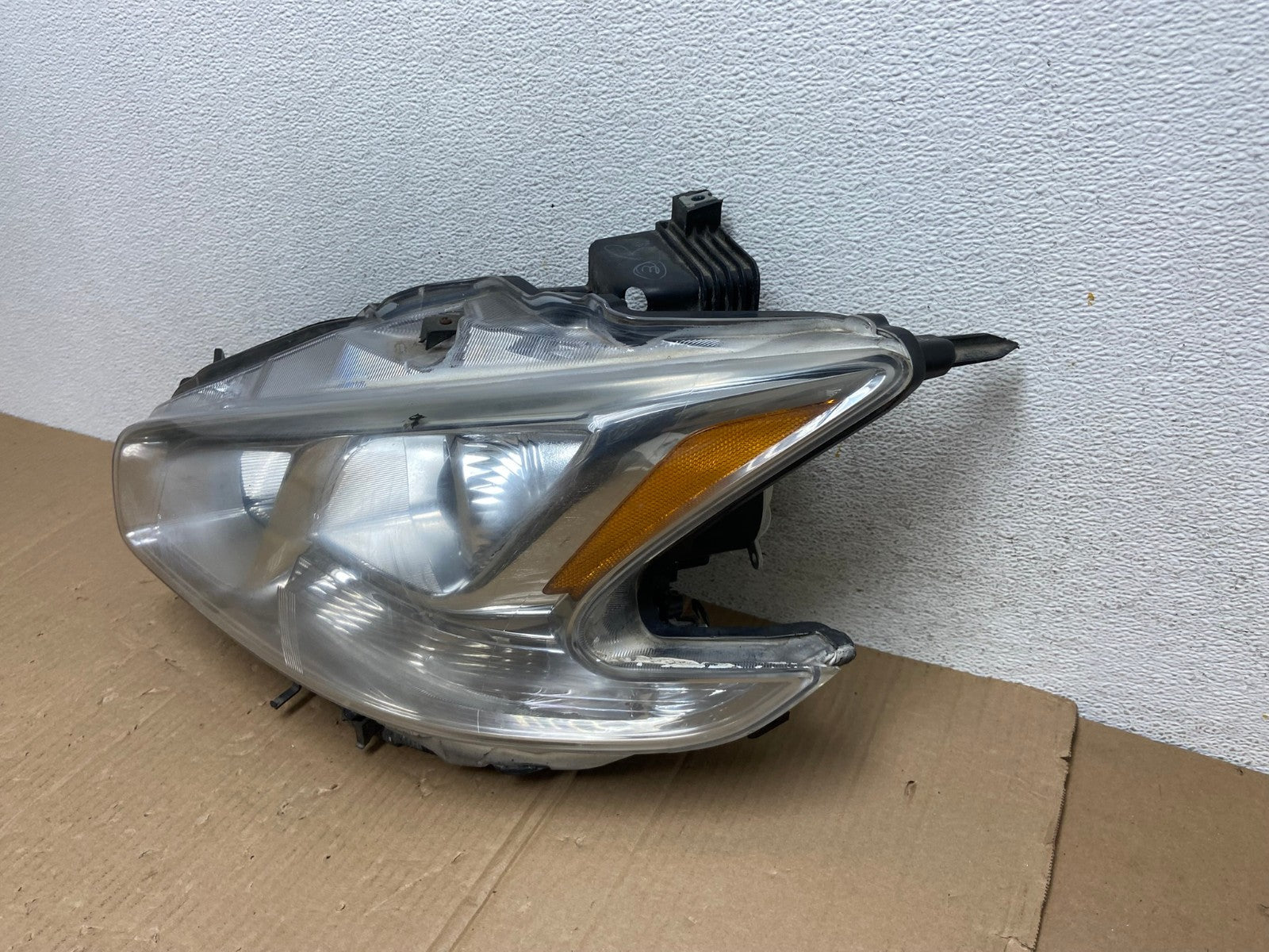 2009-2014 Nissan Maxima Headlight Left Driver Side Xenon HID AE8997 LK1