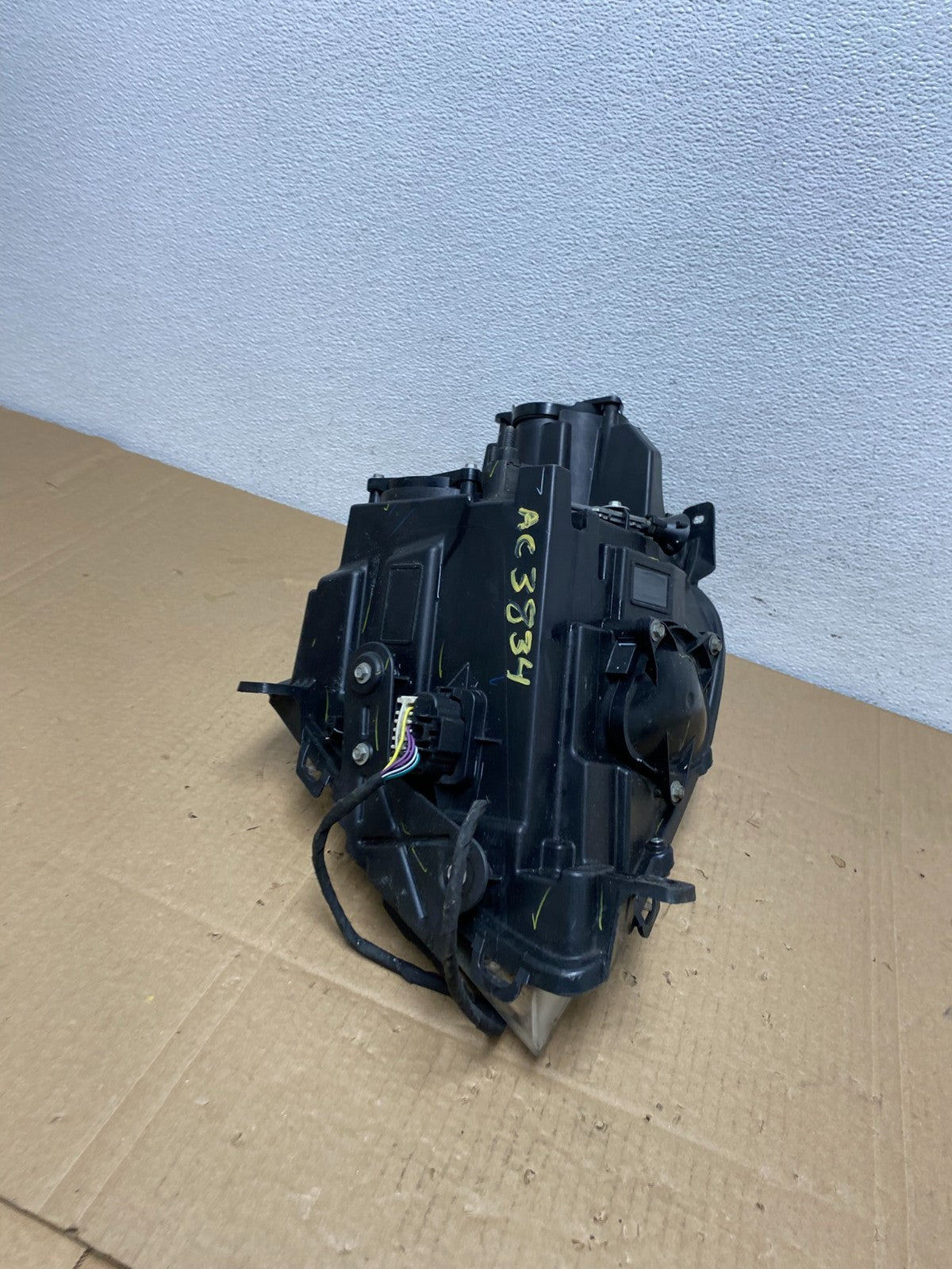 Halogen 2008 to 2014 Cadillac CTS Headlight Left Driver LH Side AC3834 DW6