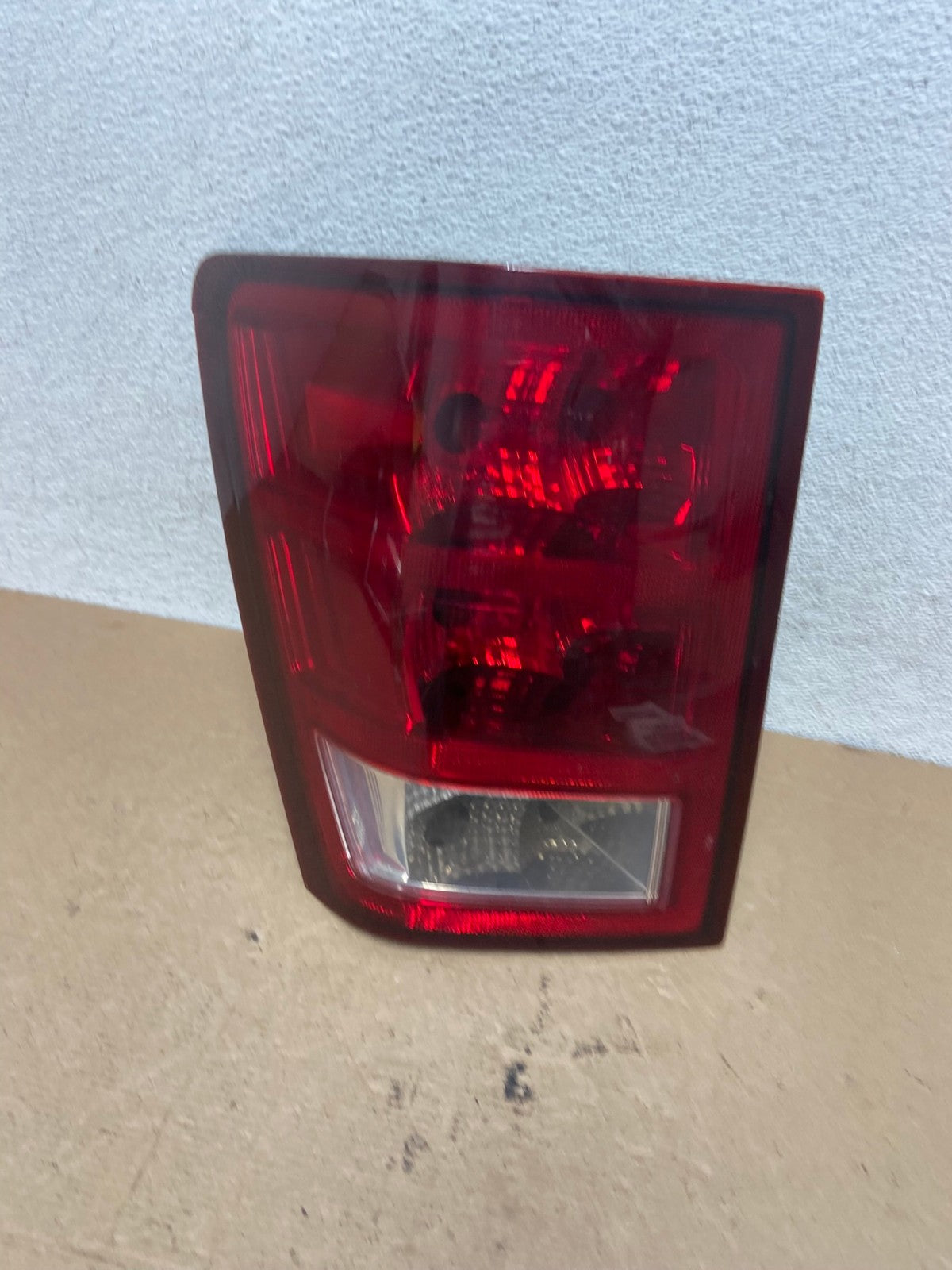 2005 to 2006 Jeep Grand Cherokee Left Driver Side Lh Tail Light AF4656 LK0