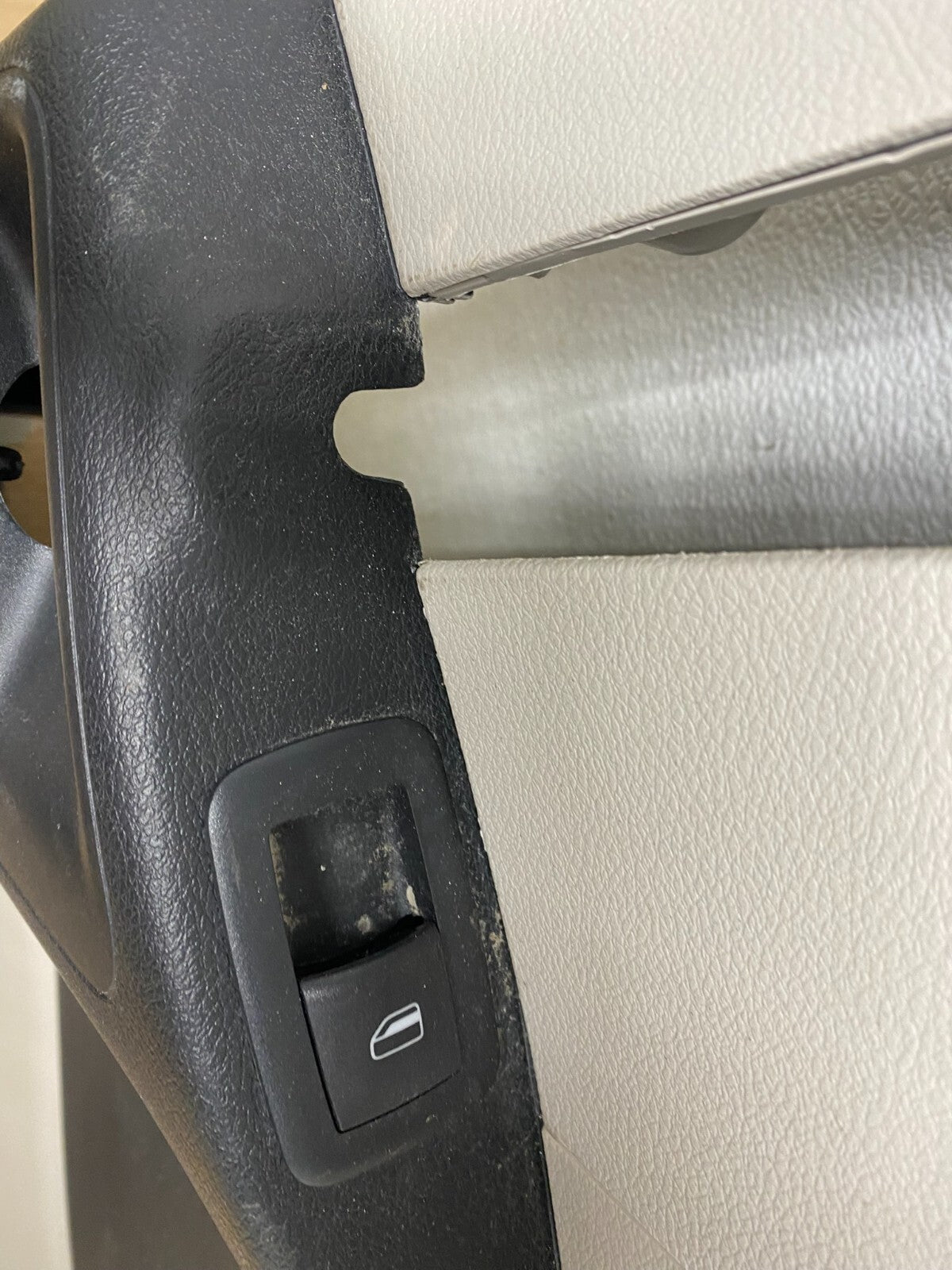 2017 to 2018 Chrysler Pacifica Rear Right Sliding Door Panel G6747 PS4