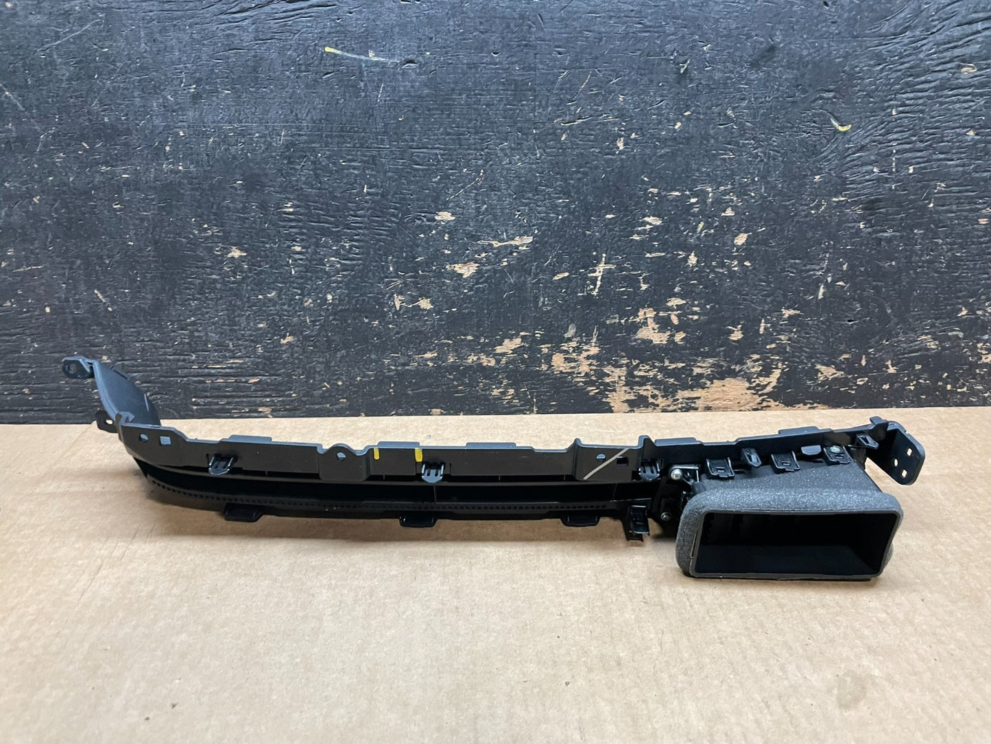 2022 - 2023 Hyundai Santa Cruz OEM Front Right Dash Panel Vent Grille AA89985