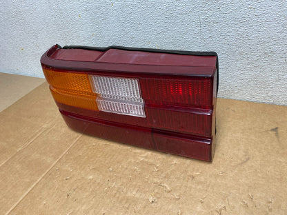 1990 to 1992 Land Rover 800 Left Driver LH Side Tail Light I00401