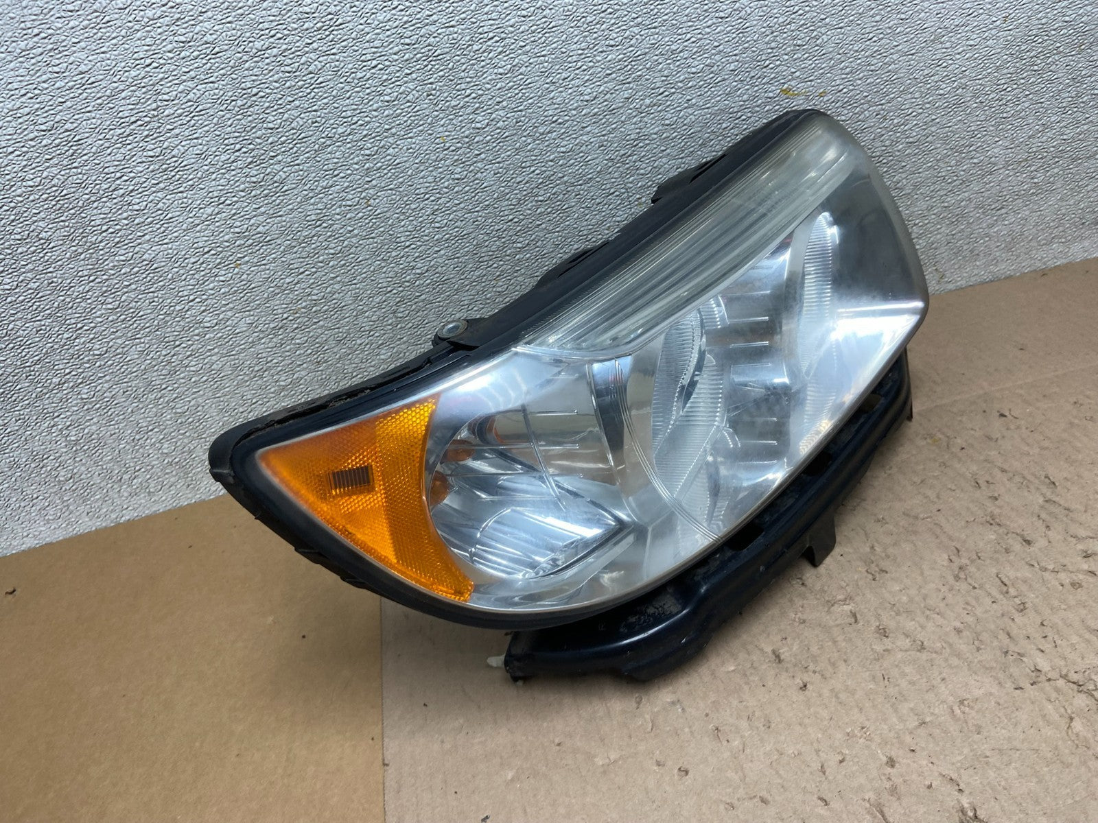 2006-2008 Subaru Forester Right Passenger Rh Headlight Halogen Z6197 DW2
