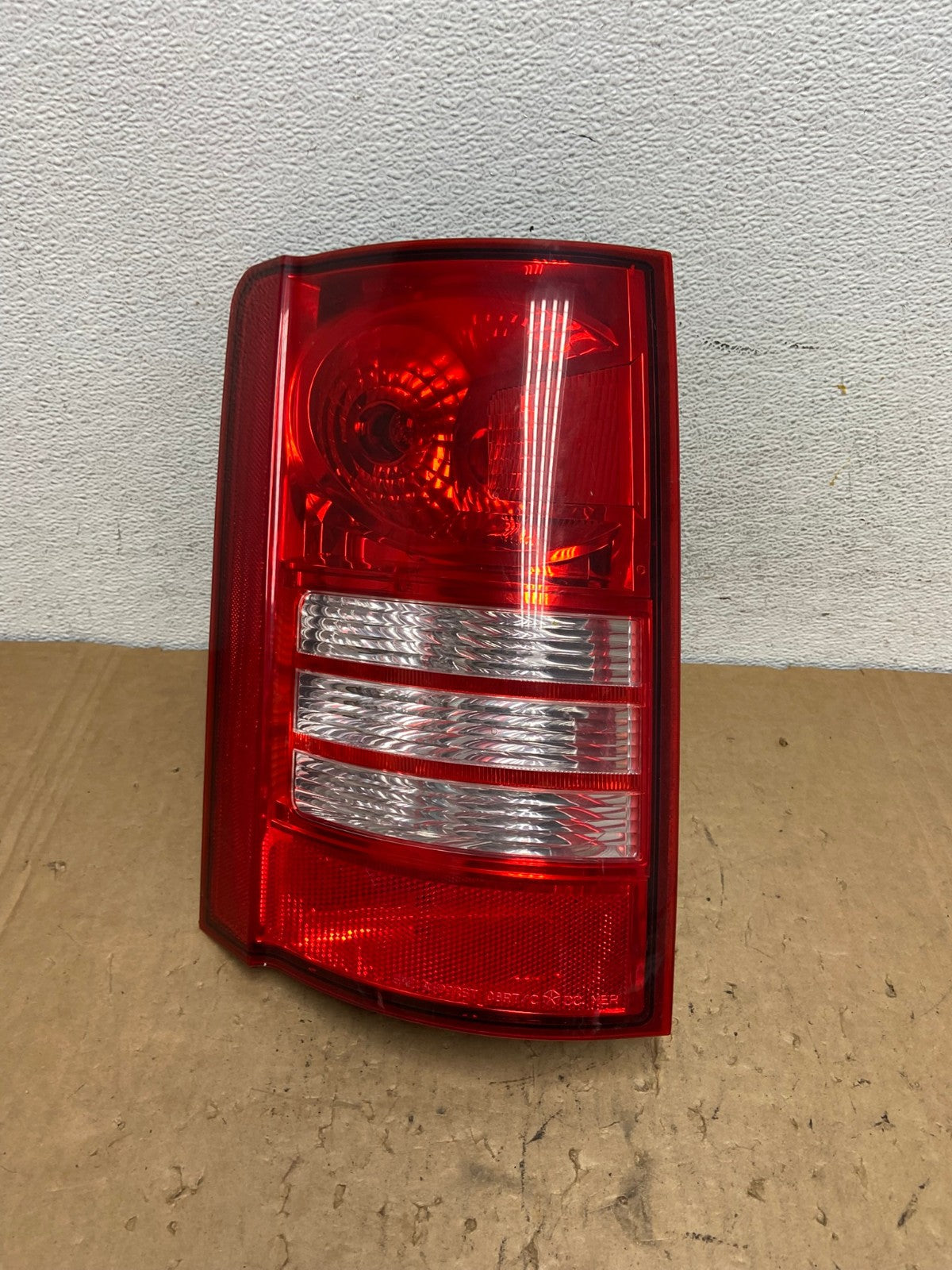 2008-2010 Chrysler Town and Country Left Driver Tail Light AD3092 LK0