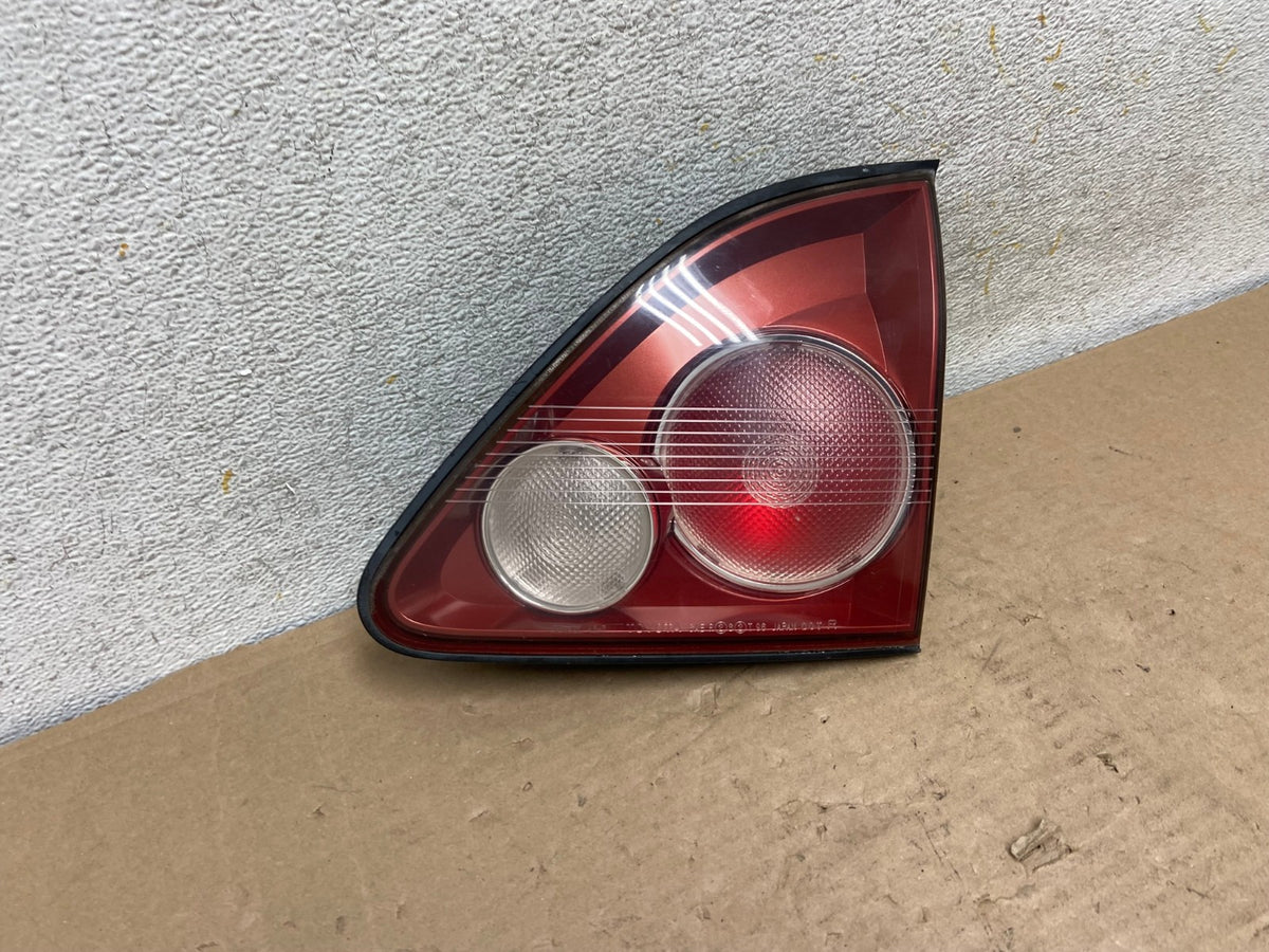 1999 - 2001 Lexus RX300 Right Passenger Side Rear Inner Tail Light AI0882 LK2