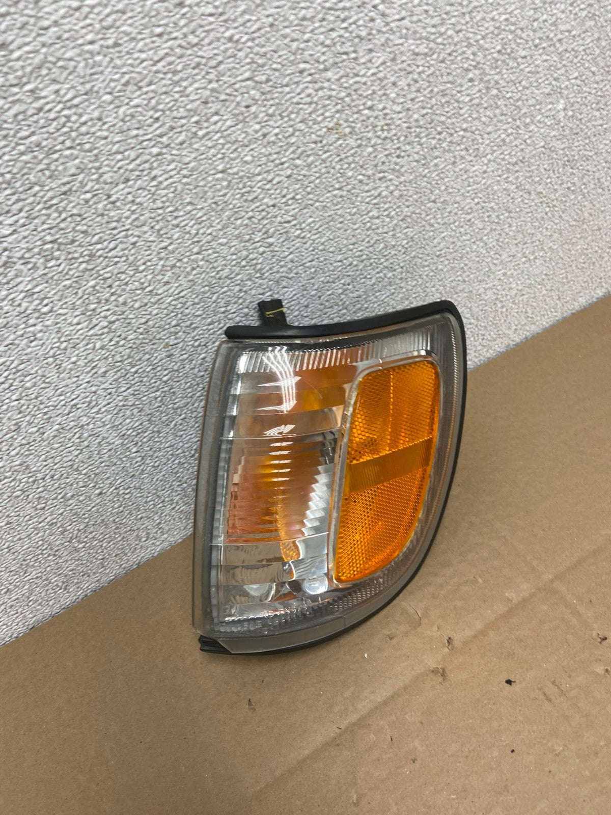 1996-1998 Toyota 4Runner Left Driver LH Front Corner Turn Signal Oem AB6116 DW2