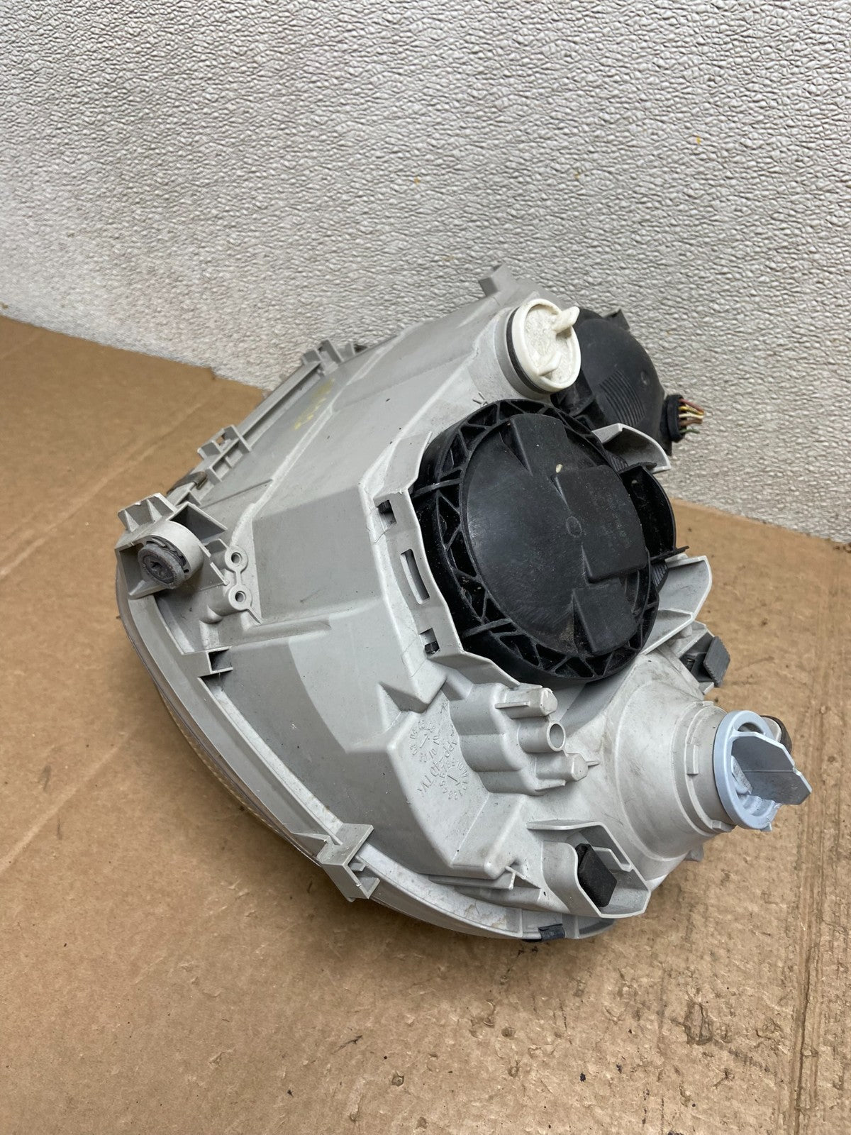 2005 to 2007 Mercedes-Benz C-Class Right Passenger Side Headlight AA52275
