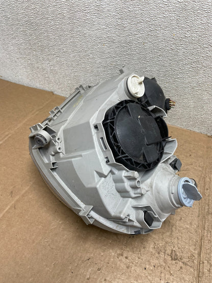 2005 to 2007 Mercedes-Benz C-Class Right Passenger Side Headlight AA52275
