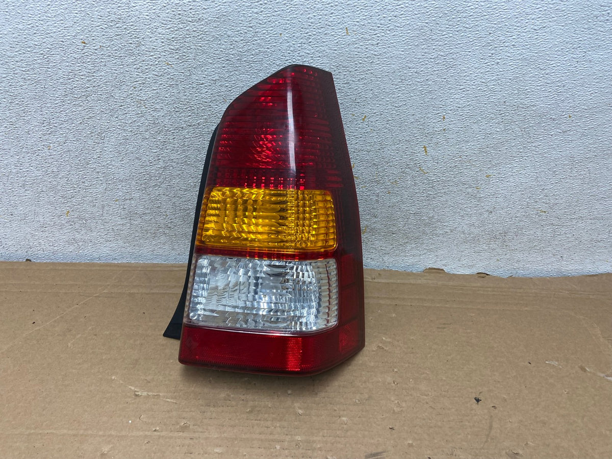 2001 2002 2003 2004 Mazda Tribute Right Passenger Rh Tail Light AH8359 LK0