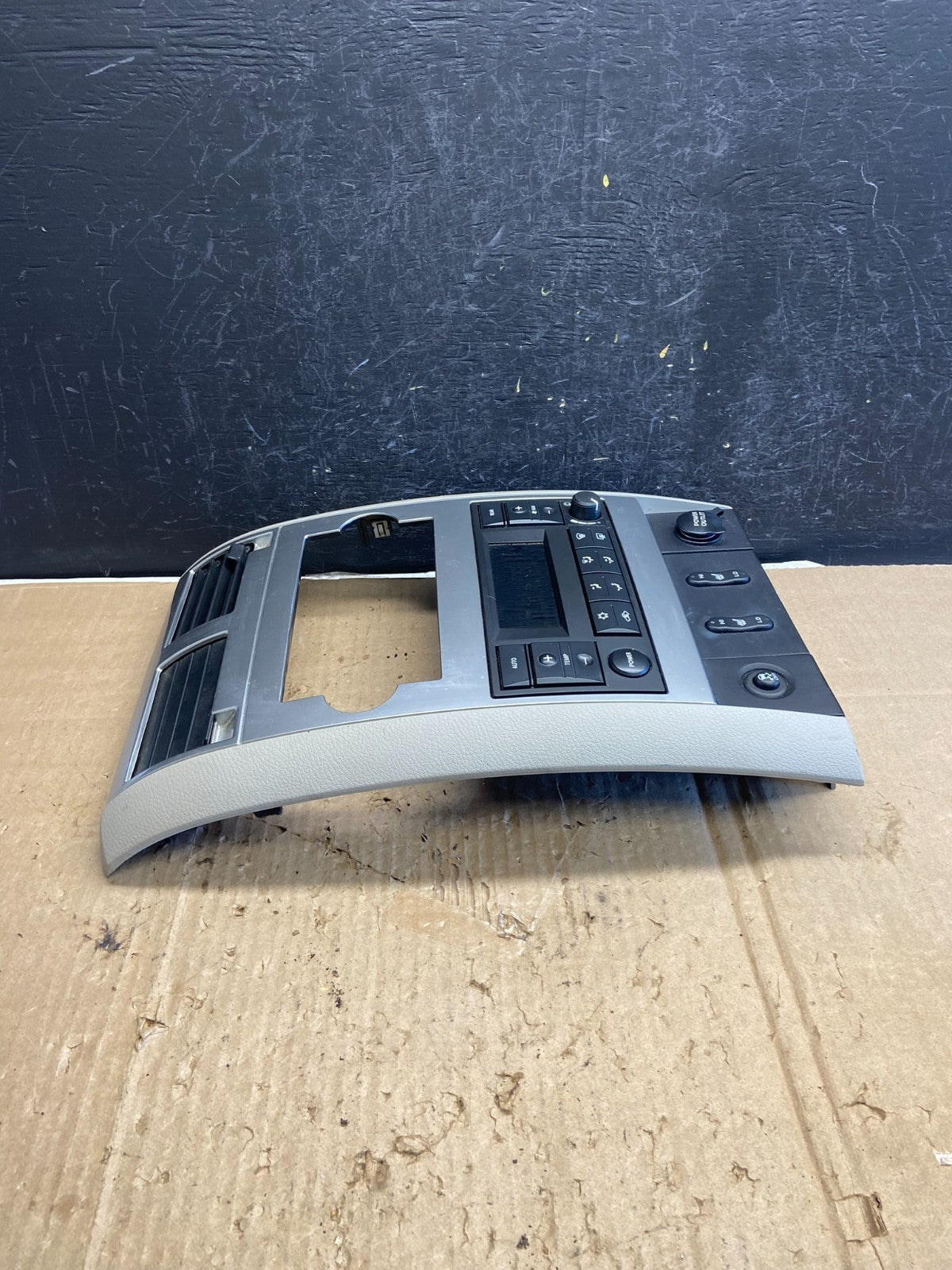2005-2009 Dodge Durango Heat AC Climate Temp Control Radio Bezel AE2066 DG1