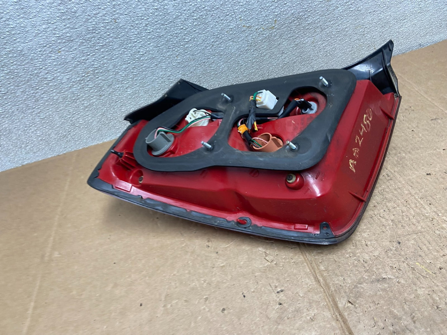 2007 to 2009 Kia Amanti Right Passenger Side Tail Light AA24805