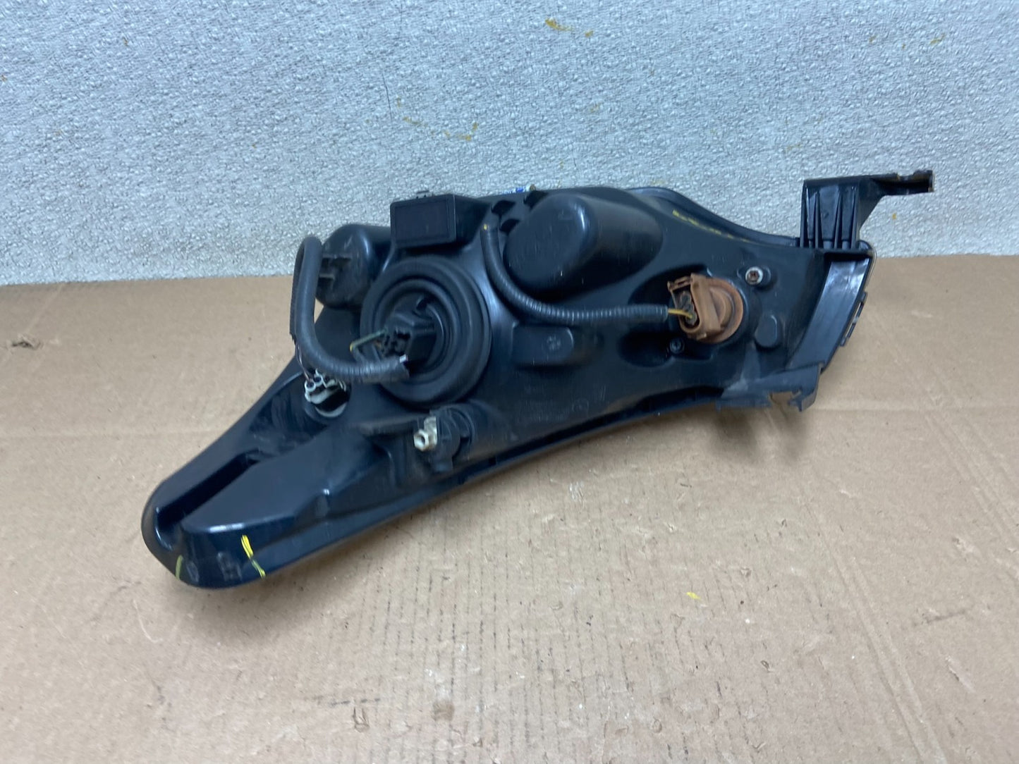 2008 2009 2010 2011 Ford Focus Right Passenger Rh Side Headlight Y1039 DW8