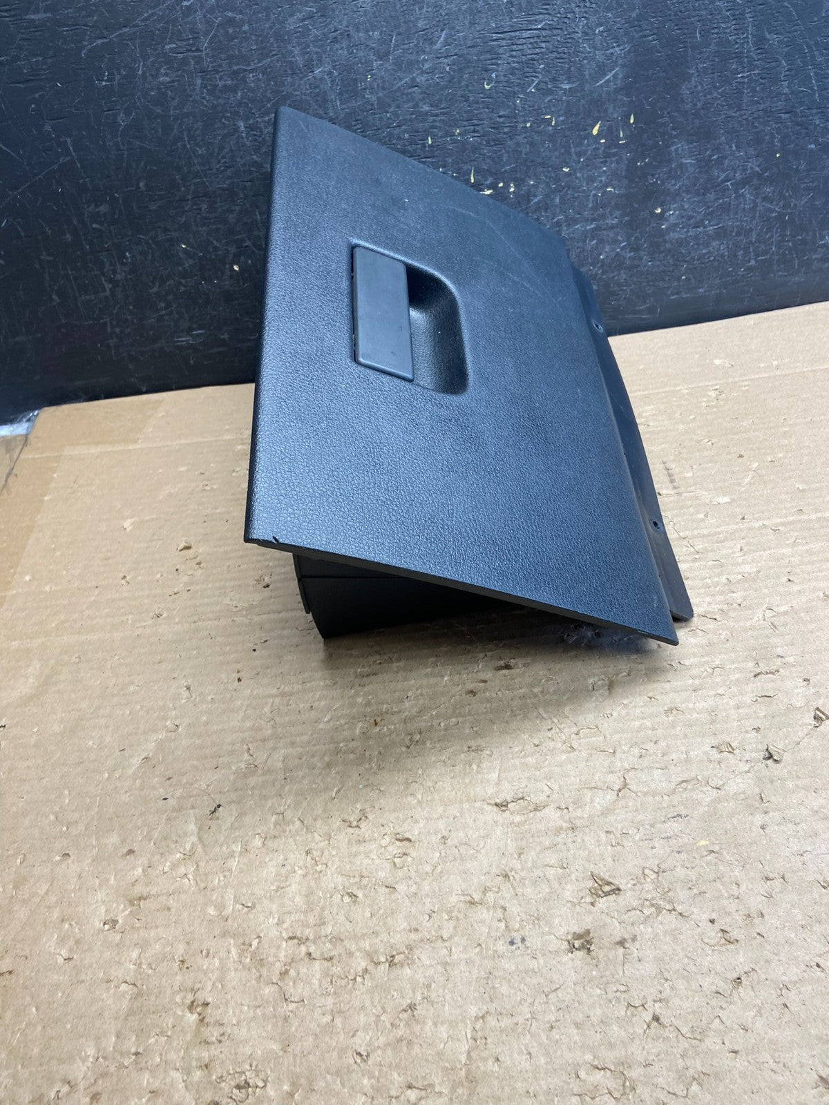 2004 to 2008 Ford F-150 Front Right Passenger Storage Glove Box AG85621