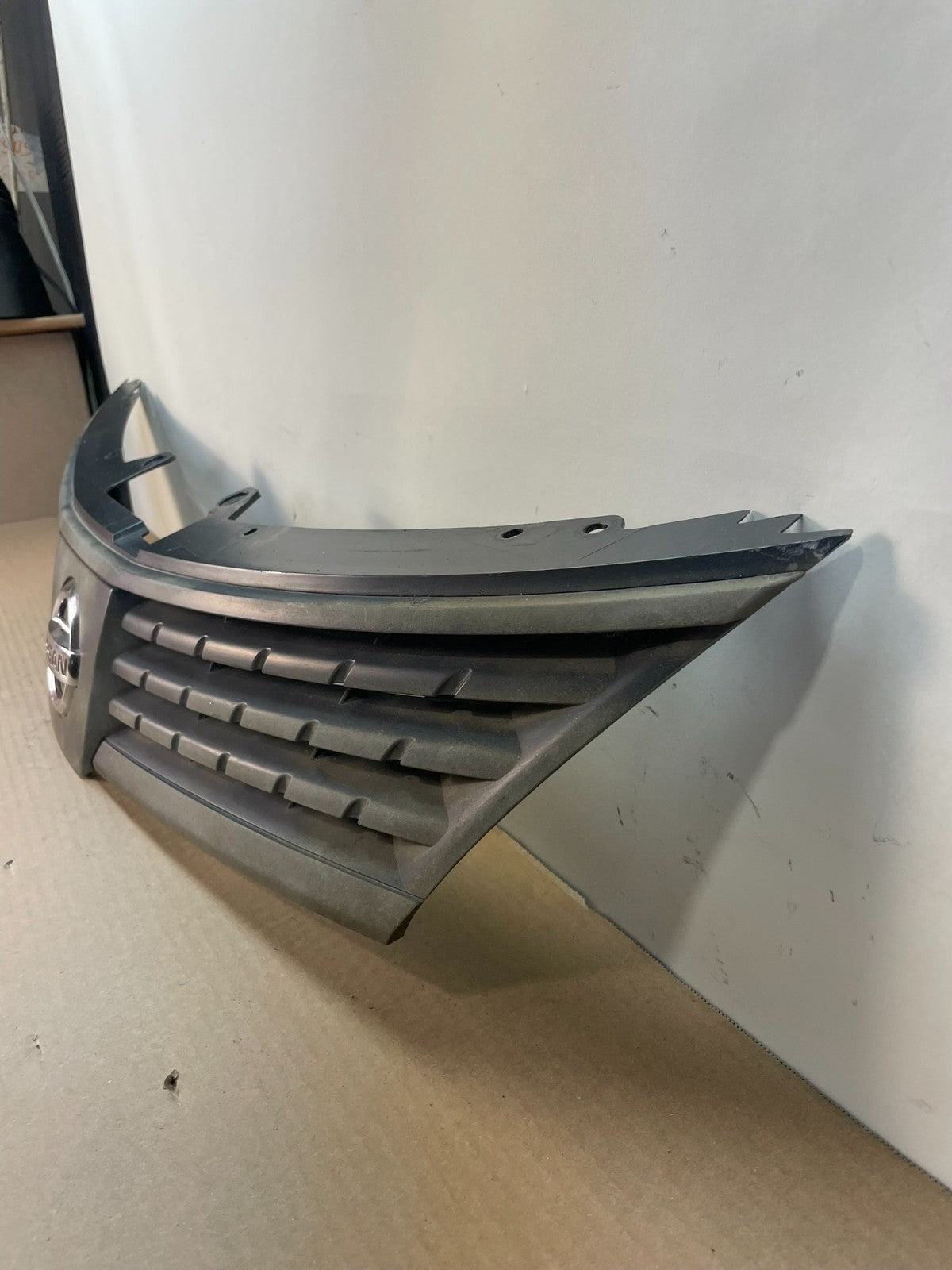 2007 2008 2009 Nissan Versa Sedan Front Upper Grill Grille AF8485 DG1