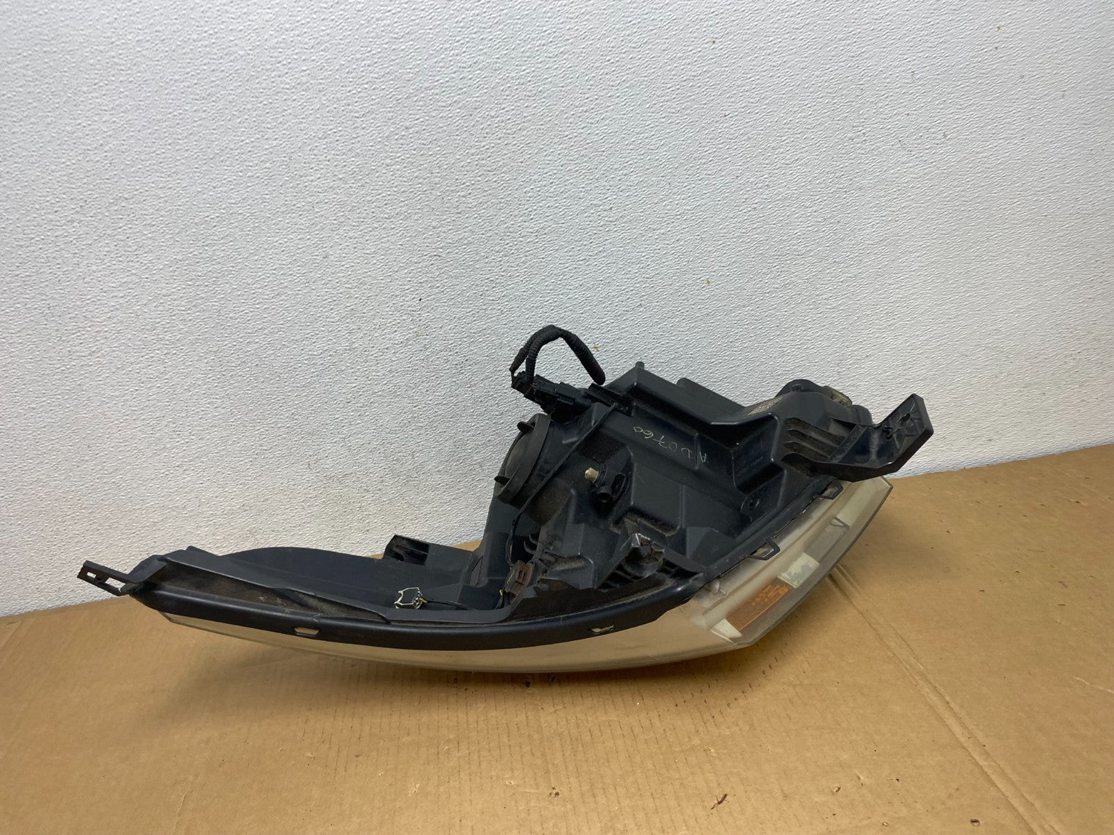 2011 to 2015 Ford Explorer Right Passenger Halogen Headlight AD0760 DW7