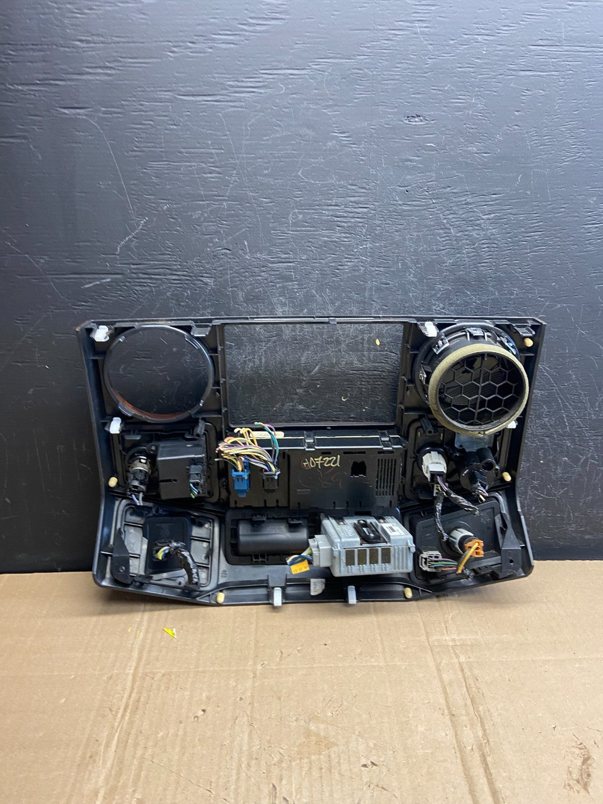 2008-2010 Ford F250 F350 Radio Climate Control Radio Dash Bezel Panel AD7221 DG4