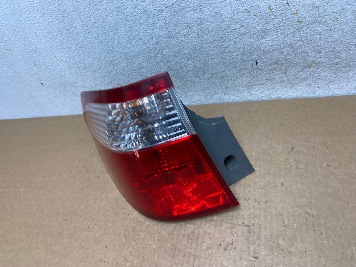 2005 2006 2007 Honda Odyssey Left Driver LH Side Tail Light AI3435 LK1
