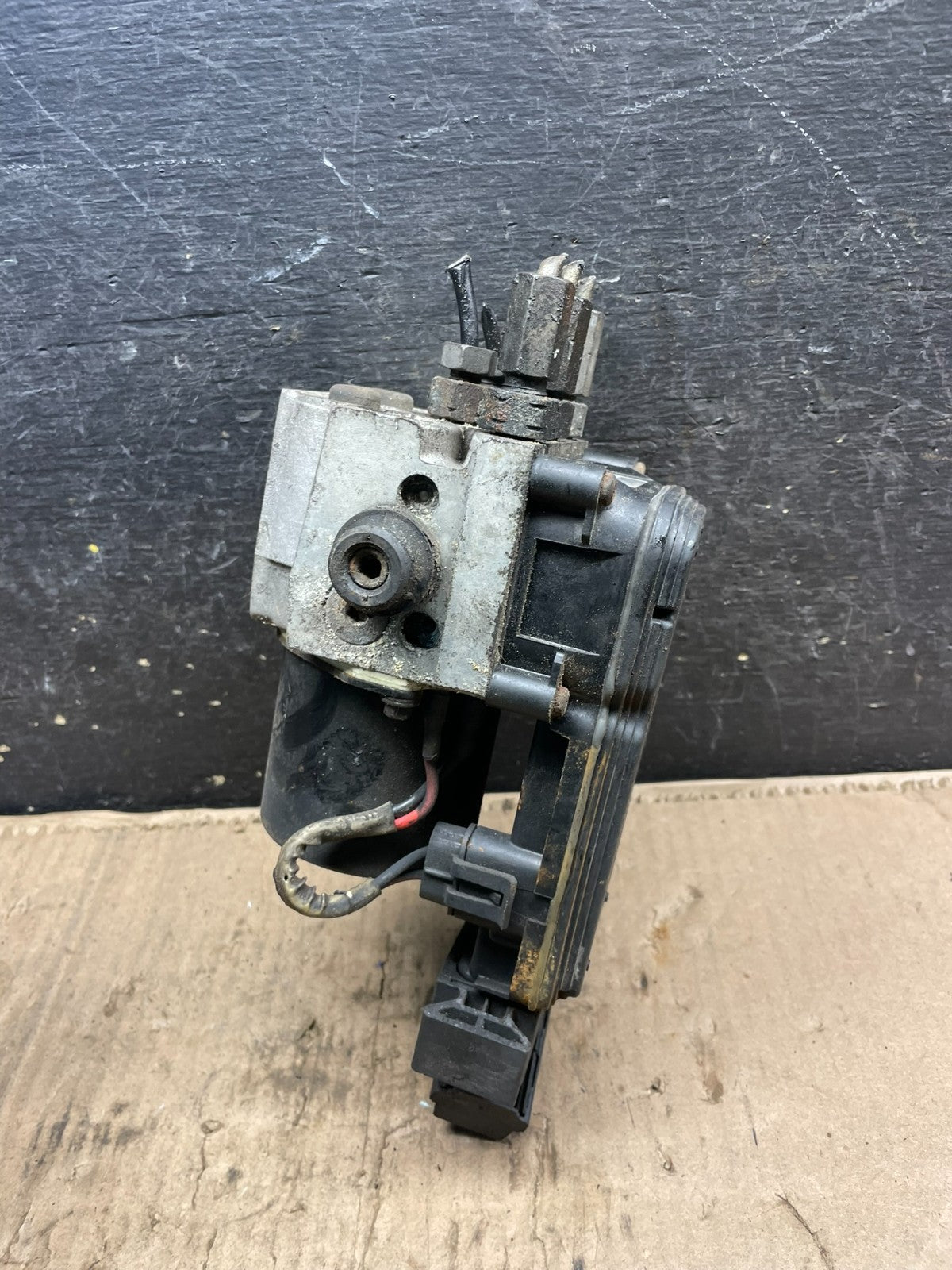 2003 2007 Ford E250 E350 Anti-Lock ABS Antilock Brake Pump T7108 DG3