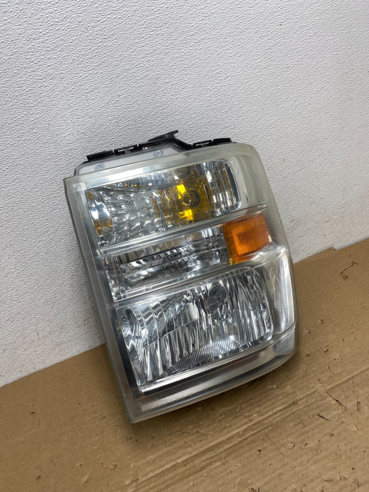 2008-2014 Ford Econoline E150 E250 E350 Left Driver LH Headlight AD4048 DW2