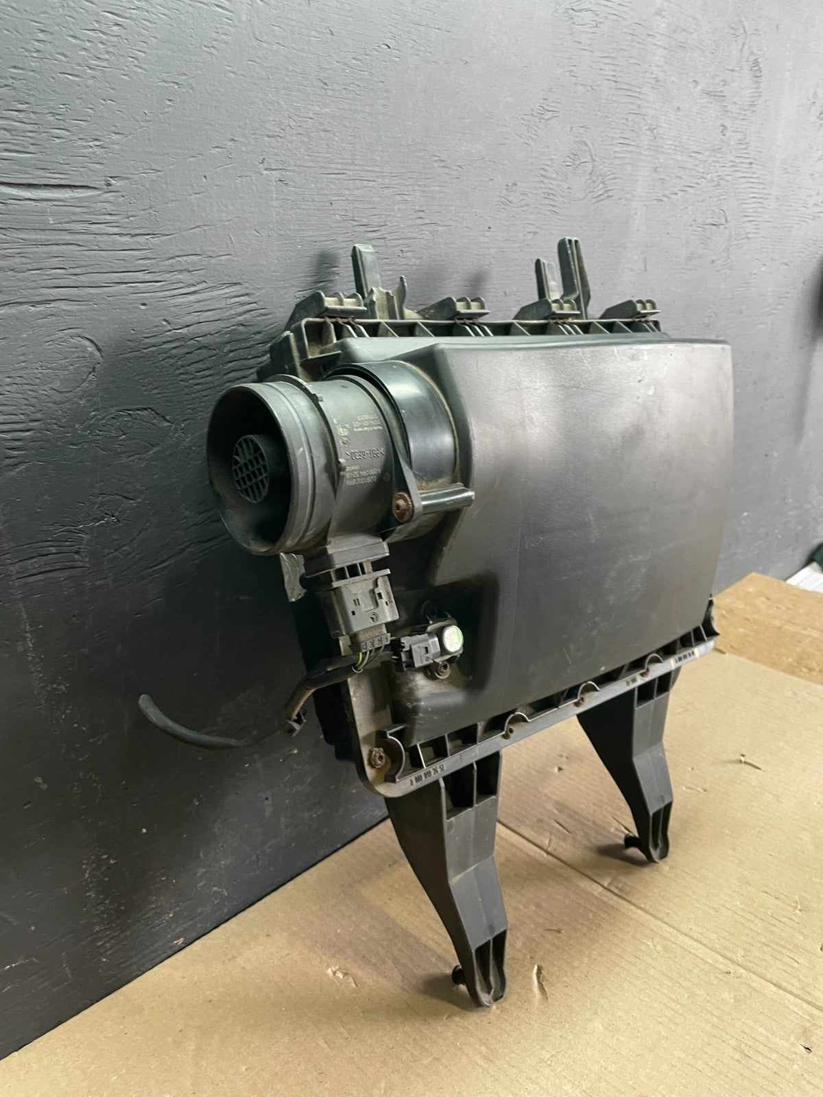 2010 to 2018 Mercedes-Benz Sprinter 2500 3.0L Air Cleaner Box ab7841 DG1