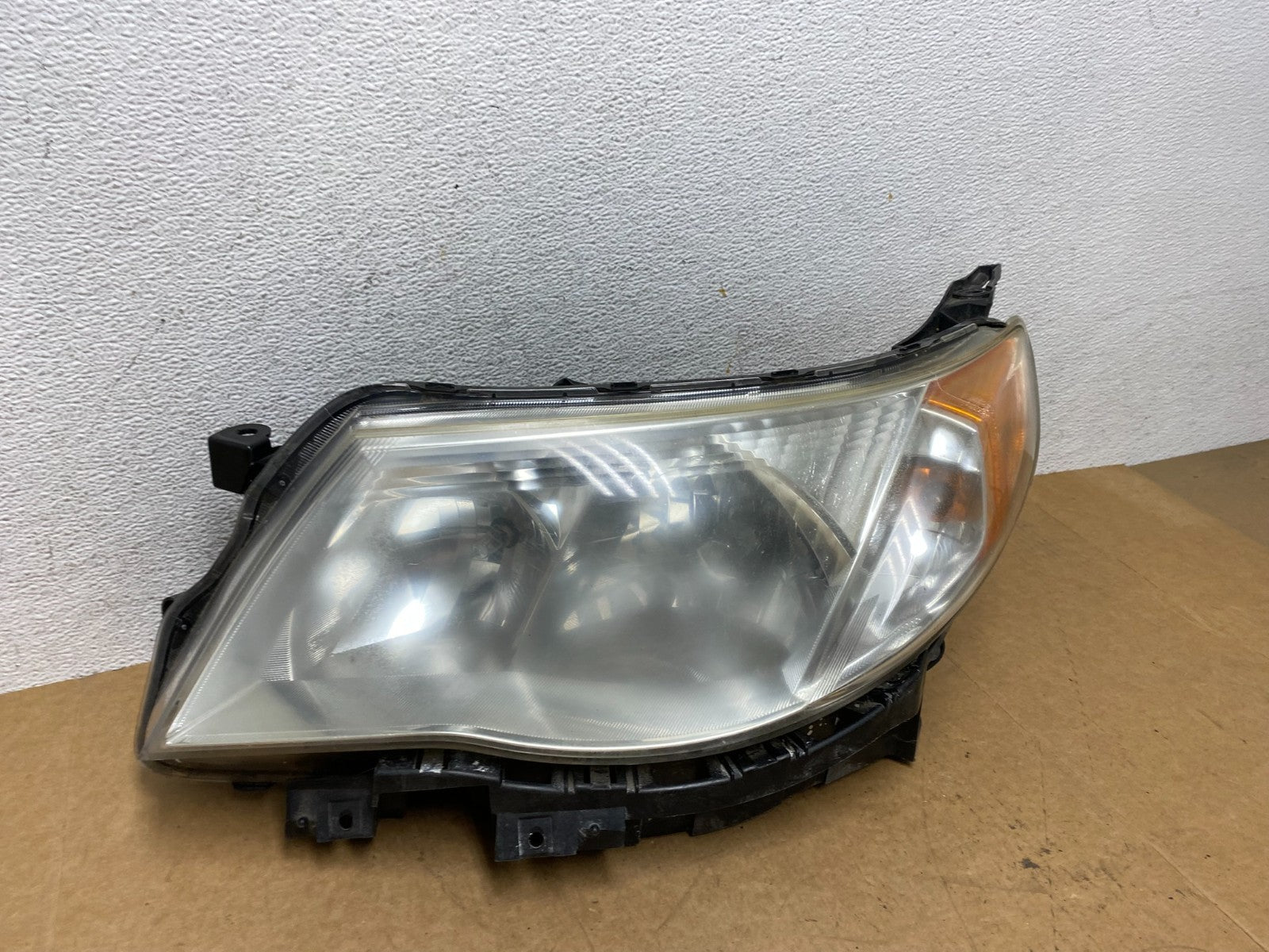 2009-2013 Subaru Forester Left Driver LH Halogen Headlight AE3007 DW2