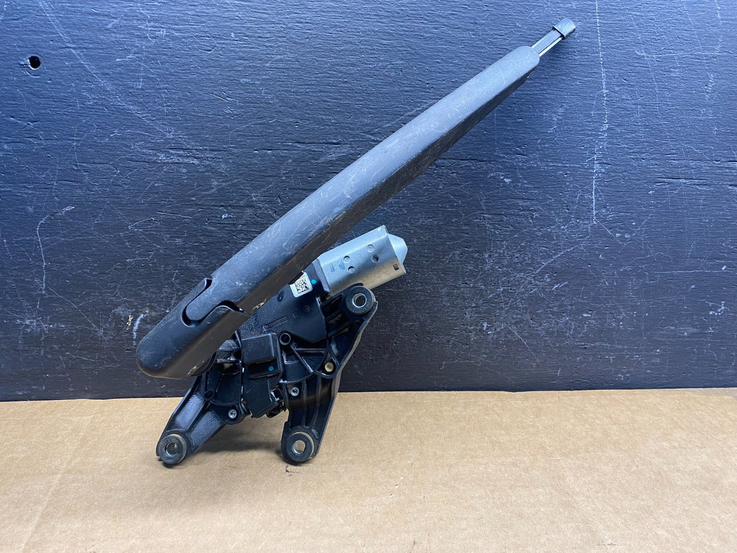2020 to 2023 Ford Explorer Rear Windshield Wiper Motor AD7507 DG0