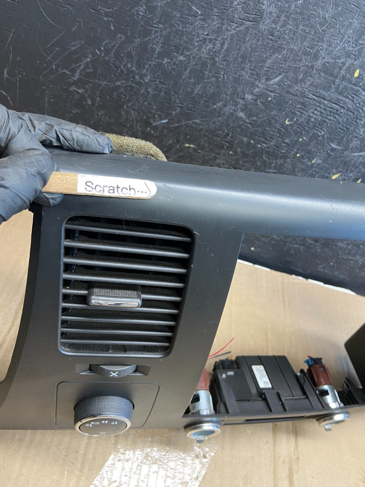 2007 to 2014 Silverado Sierra Center Console Radio Bezel Air Vents ad7129 DG4