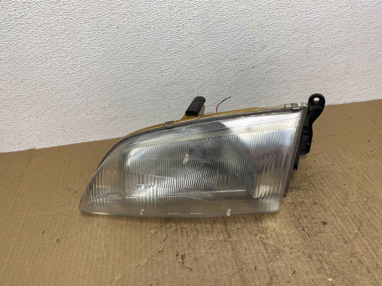 1998 to 1999 Mazda 626 Left Driver Lh Side Headlight Oem AB8472 DW0
