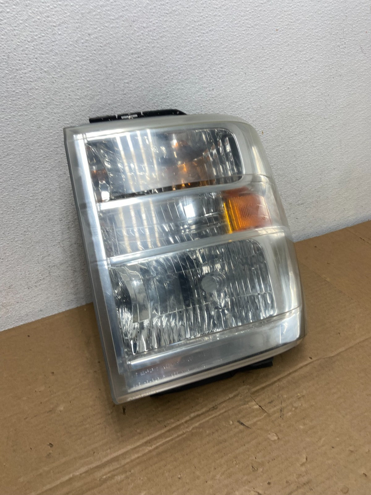 2008-2014 Ford Econoline E150 E250 E350 Left Driver LH Headlight AD3918 DW2
