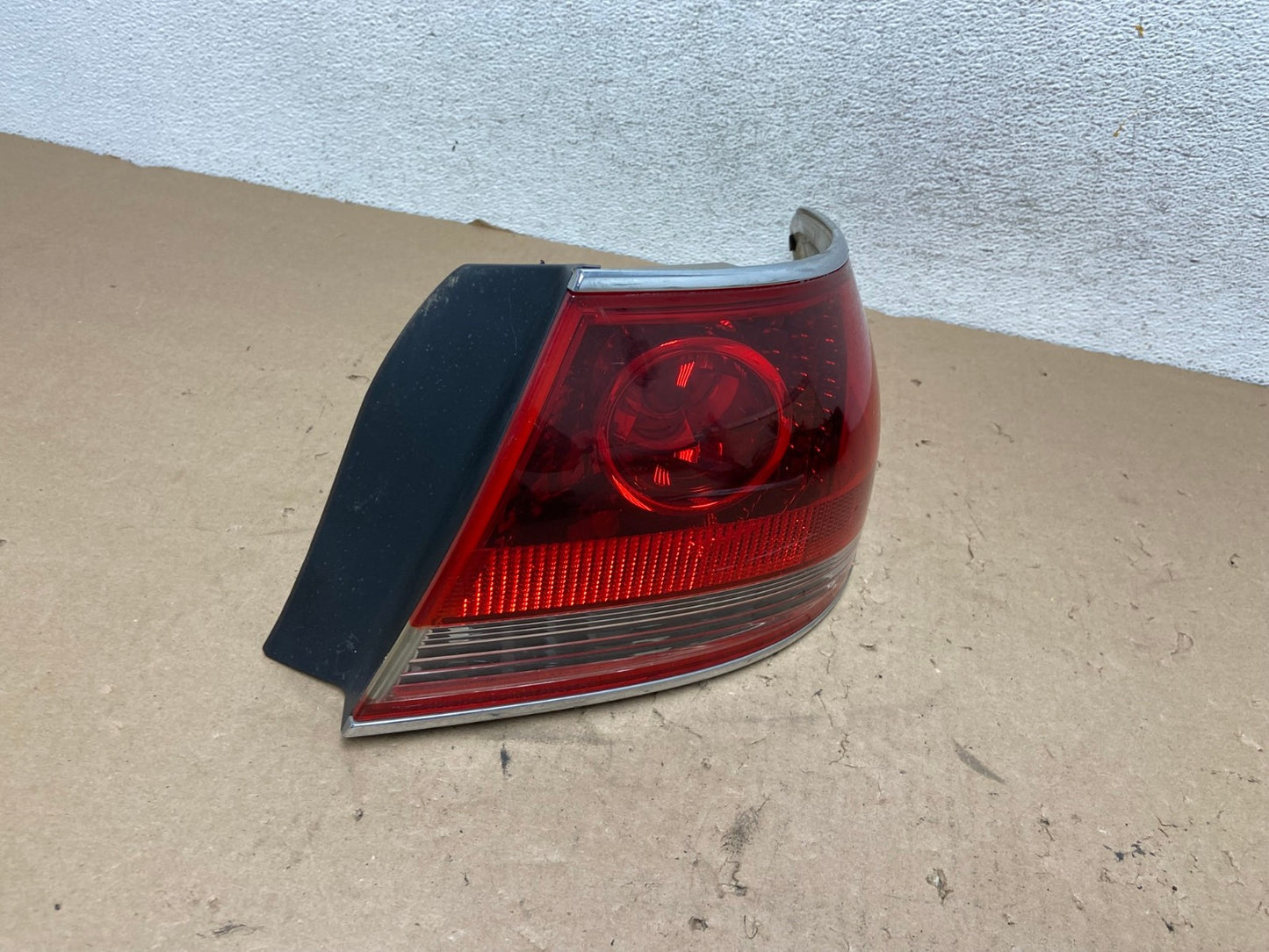 2005 - 2006 Lexus ES330 Right Passenger RH Side Tail Light AG4276 LK2