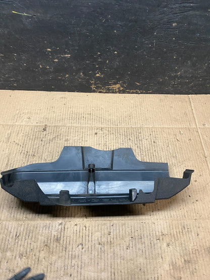 2006 to 2008 Audi A6 3.2L Engine Motor Cover t6627 DG5