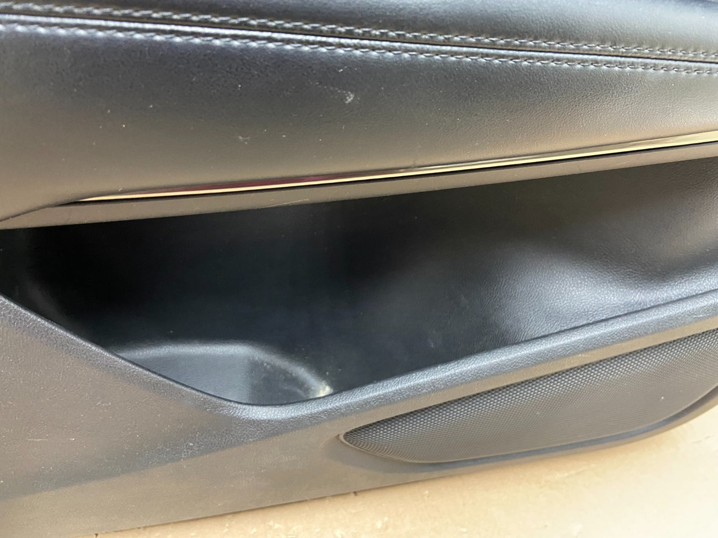 2015 to 2019 Lincoln MKC Front Left Driver LH Side Trim Door Panel AE8761 DG4