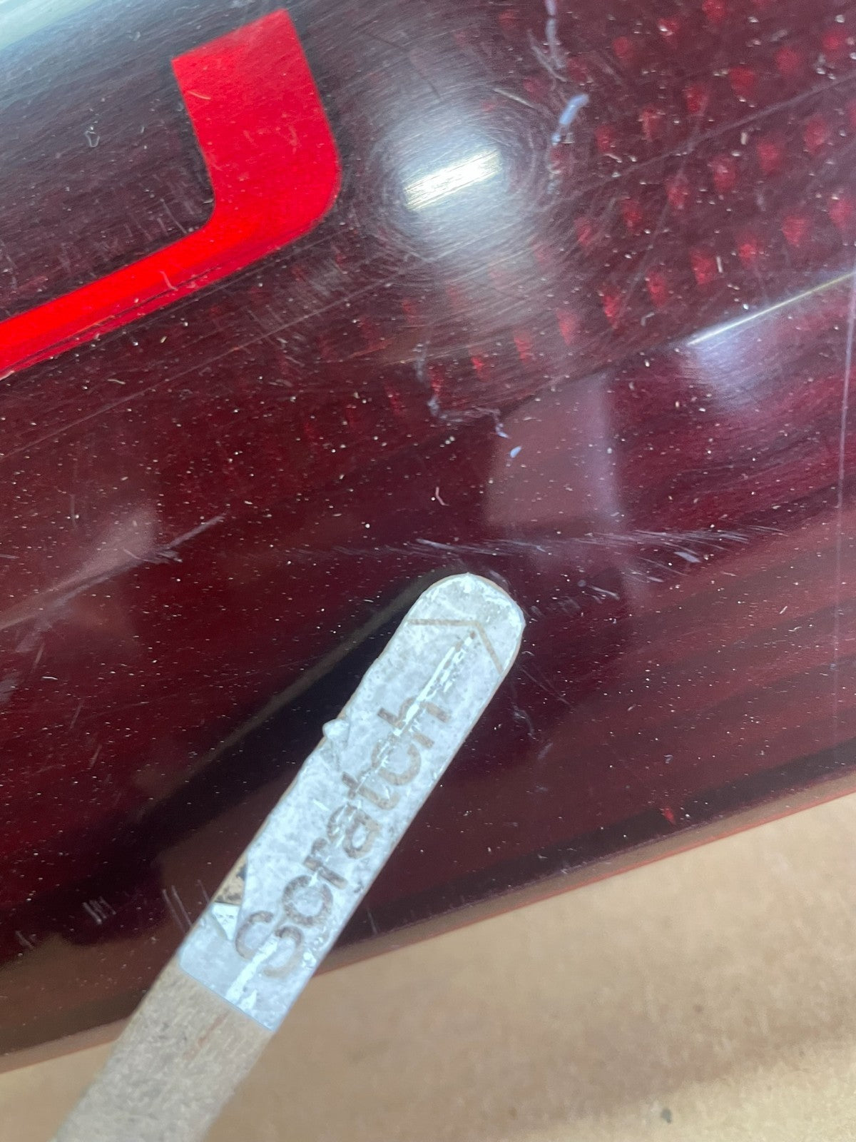 2002 - 2004 Subaru Outback Trunk Hatch Lid Tail Light Panel Center AF8799 DG4