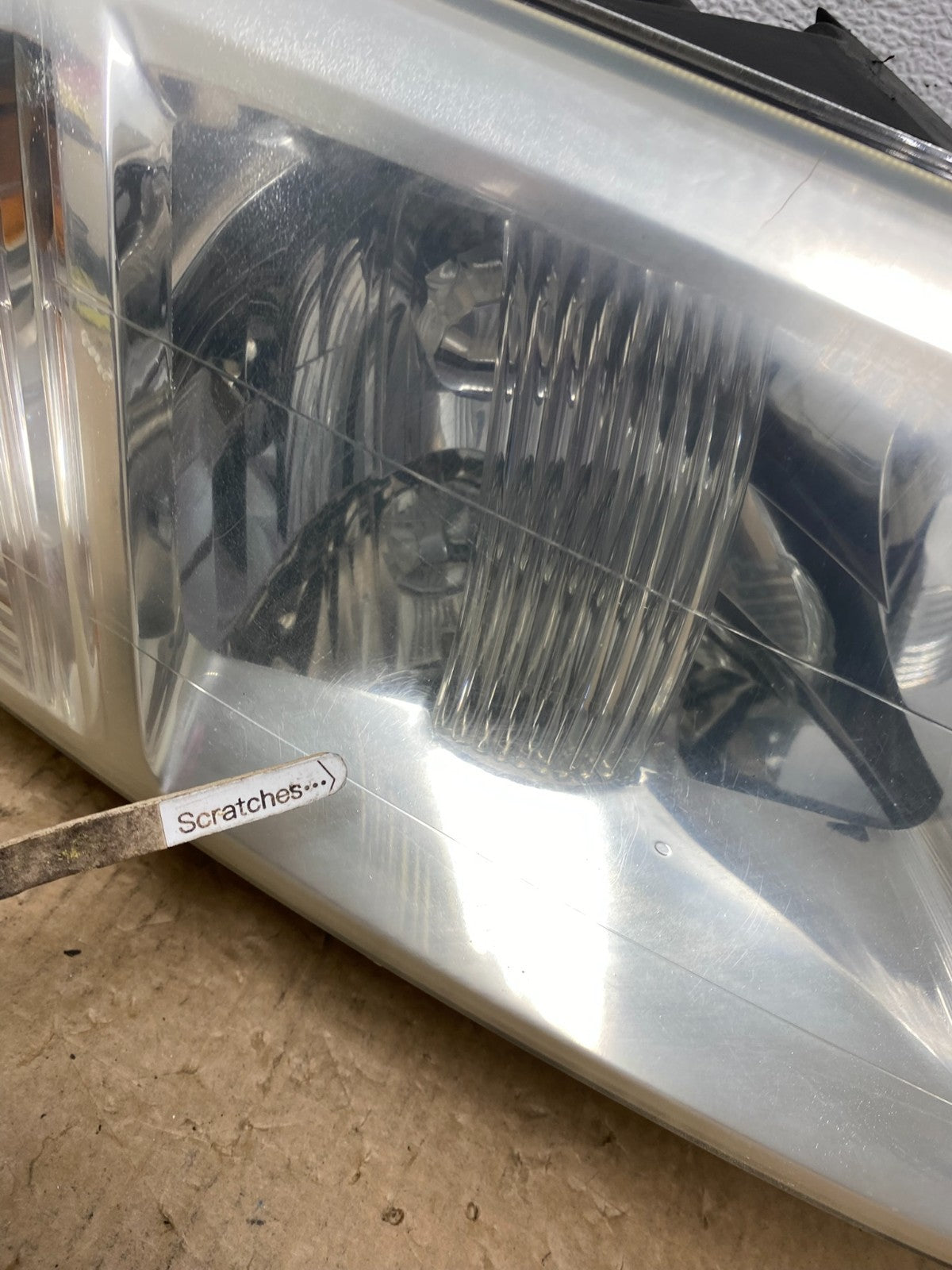 2004 - 2011 Mitsubishi Endeavor Headlight Right Passenger Rh Side AF7916 DW3